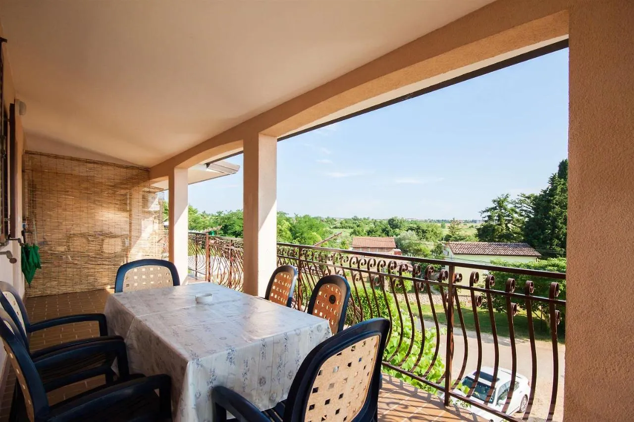Apartments Dara Umag 3*,  Chorvatsko